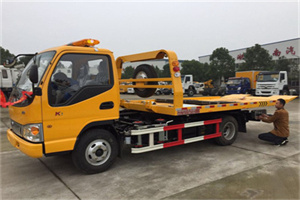 涧西哪里有拖车服务