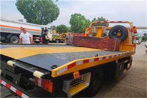 涧西附近拖车电话号码服务